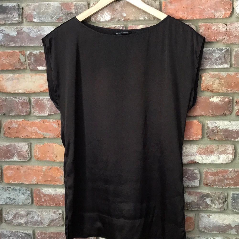 NY & Company XS Silky Brown Short Sleeve Blouse
